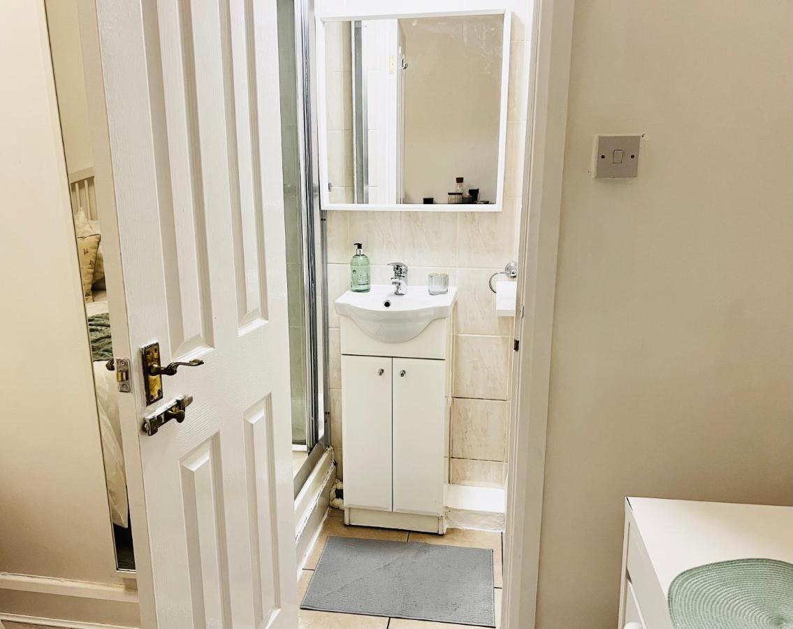 Apartament Next Westfield Mall Londres Extérieur photo